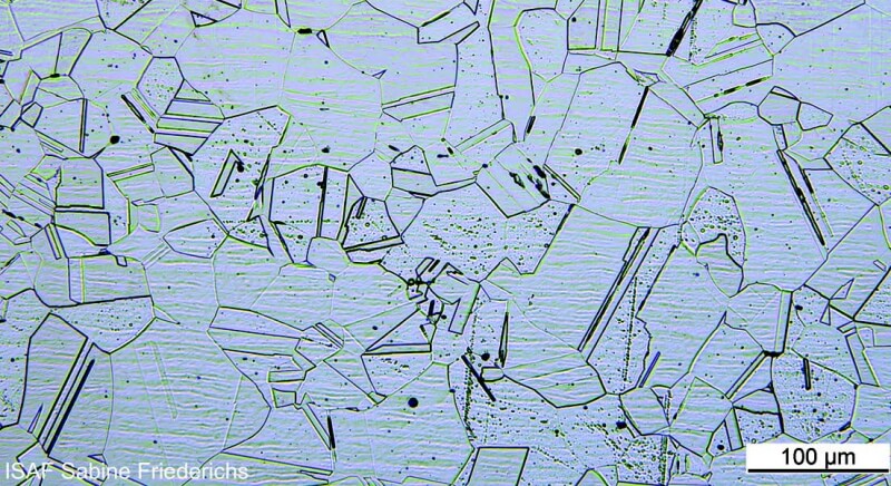 For comparison: common austenitic stainless steel EN- 1.4301 without titanium stabilitation. Etched with V2A, magnification 200x