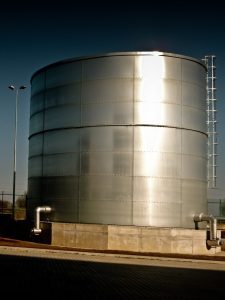 Stainless steel tanks provide long-term, maintenance-free, hygienic water storage. By Oscar Arky, CC BY-SA 3.0, Wikimedia Creative Commons