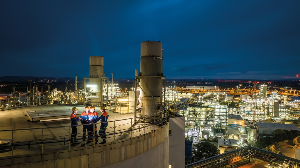 The Prill Tower, part of the urea plant at BASF’s Ludwigshafen chemical site. Urea (CH4N2O) is an organic compound of carbon dioxide (CO2) and ammonia (NH3).