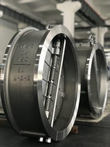 Duo check valve, wafer type, in super duplex 2507, 150lb-24”. Their superior corrosion resistance makes them ideal for desalination or seawater service. Photo: Weidouli Valves Co. Ltd.