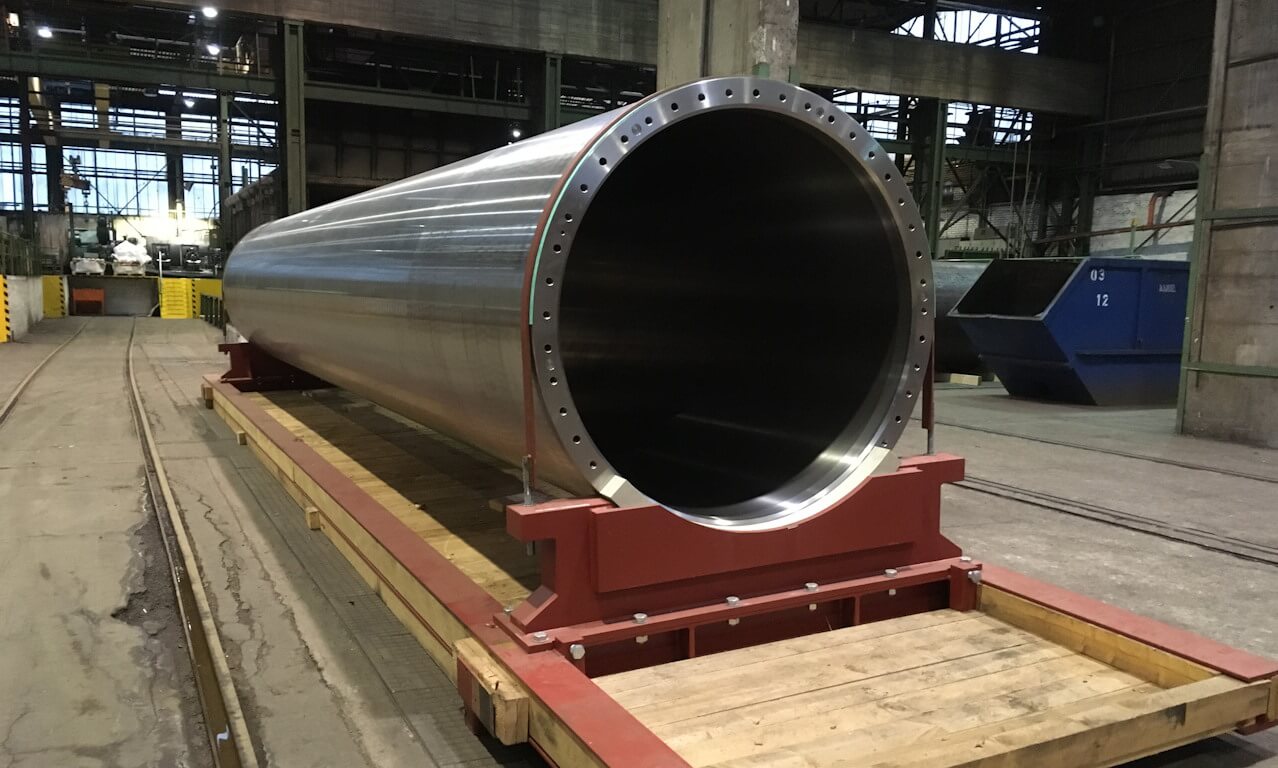 Suction rolls are huge but made to tight tolerances: This 3RE60 roll blank is 12 meters long and almost 2 meters in diameter. © Eisenbau Krämer GmbH Suction rolls are huge but made to tight tolerances: This 3RE60 roll blank is 12 meters long and almost 2 meters in diameter. © Eisenbau Krämer GmbH.