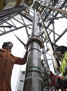 Installation of super duplex stainless steel downhole tubes. Photo ©Tubacex