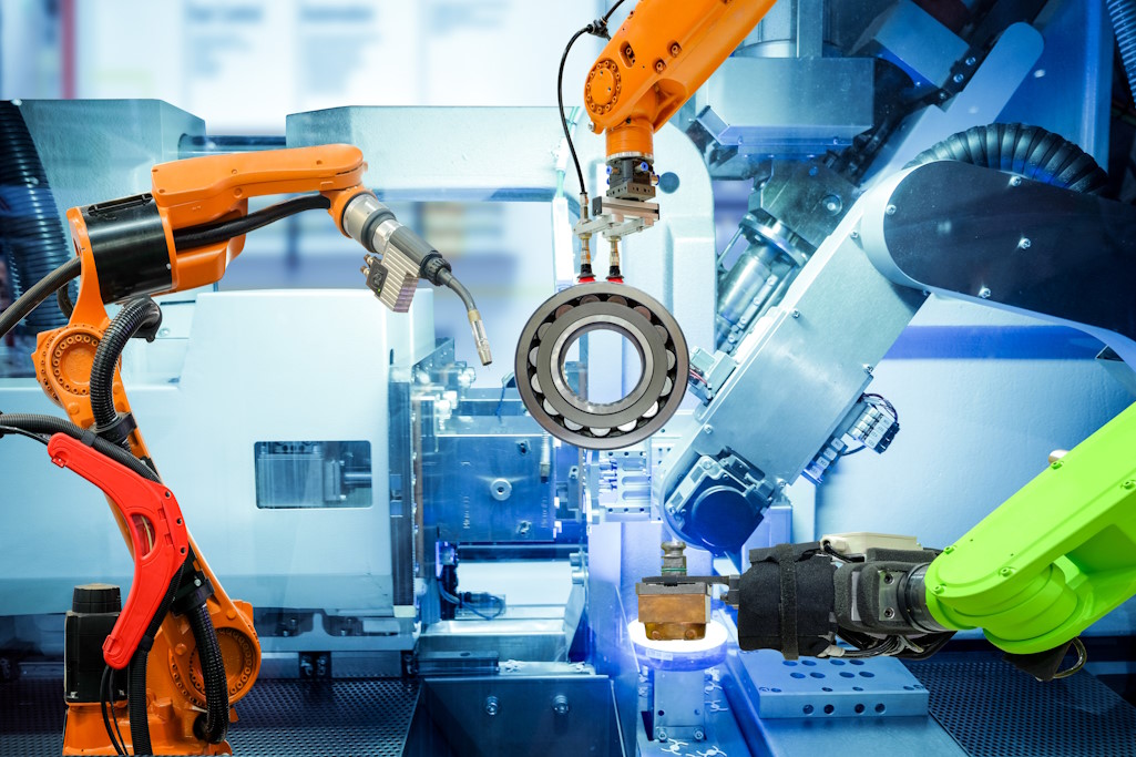 welding robot and cobot dreamstime_xxl_132608989 Robotic welding systems can enhance productivity, reduce labor costs and improve weld quality.