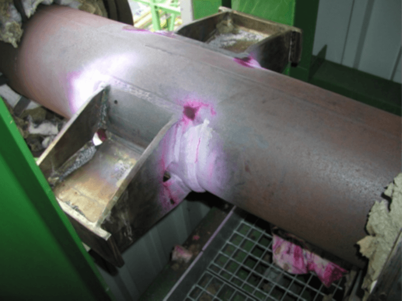 Figure 5a. Cracked pads of horizontal guides