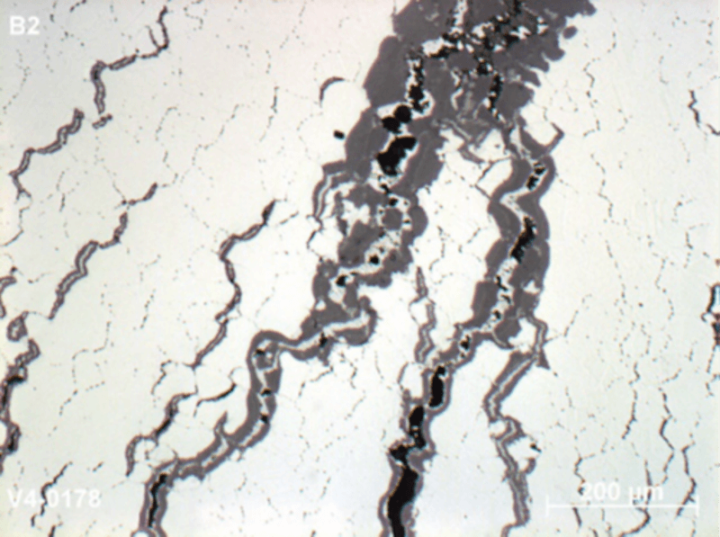 Figure 5b. Cracking of SS 347H pad with typical morphology of SRC