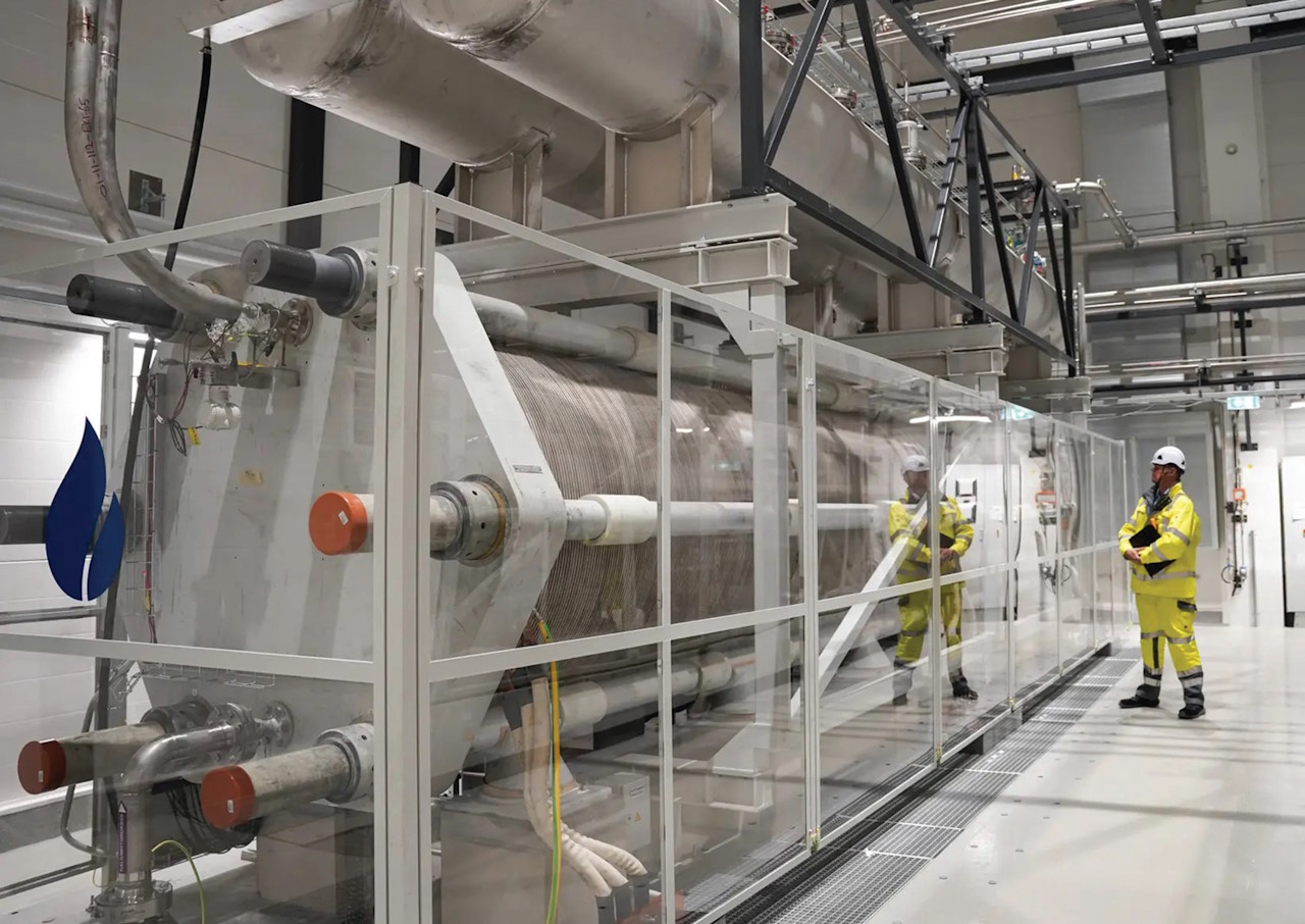 Stainless steel is used in electrolyser components like bipolar plates and endplates. Photo ©Sunfire