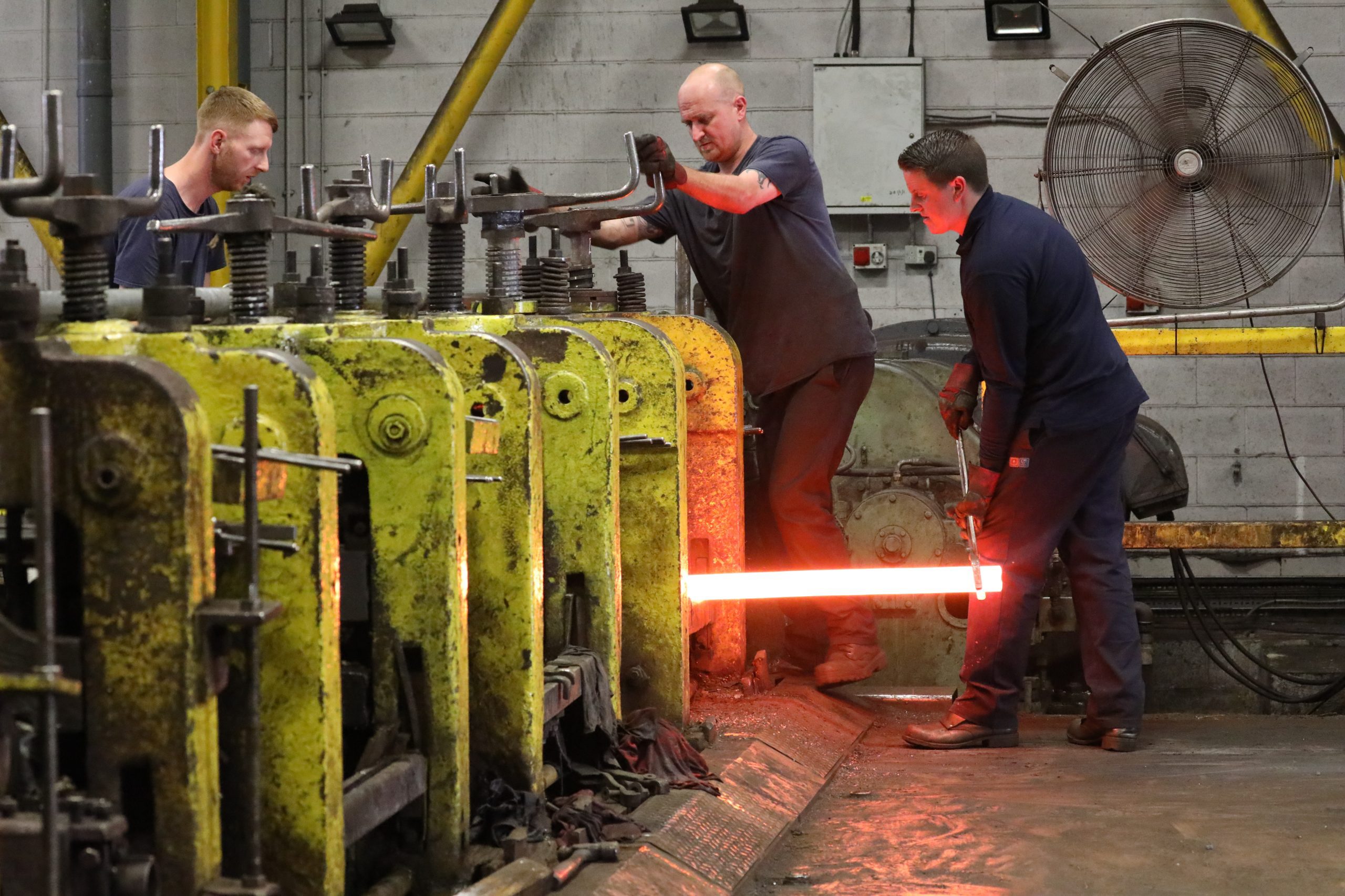 Hot Hand Rolling Pro-Roll specialises in hot hand-rolling with a dedicated hand-rolling mill.